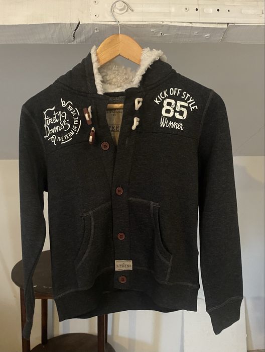 Casaco polar com carapuço