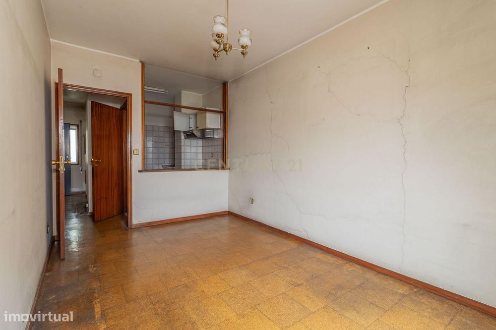 Apartamento T1 em Braga, Maximinos para recuperar - Oportunidade Única