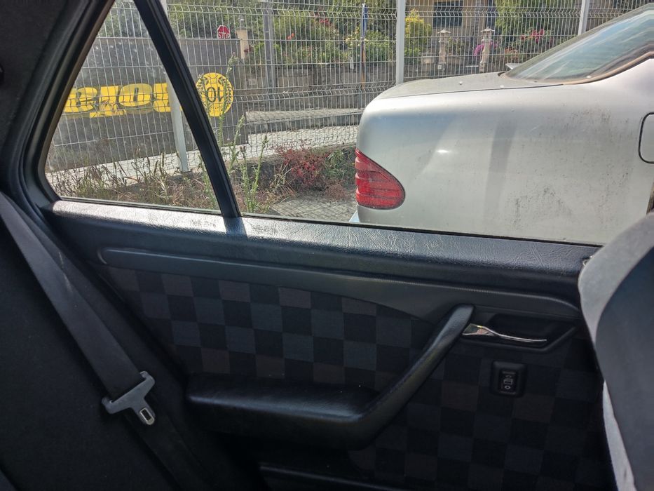 Mercedes c180 de 95. Falta o 3º pistão