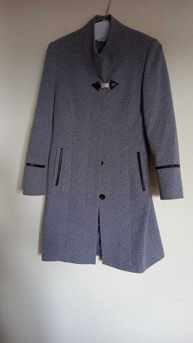 Lekki płaszczyk z elegancką stójką , rozmiar 38