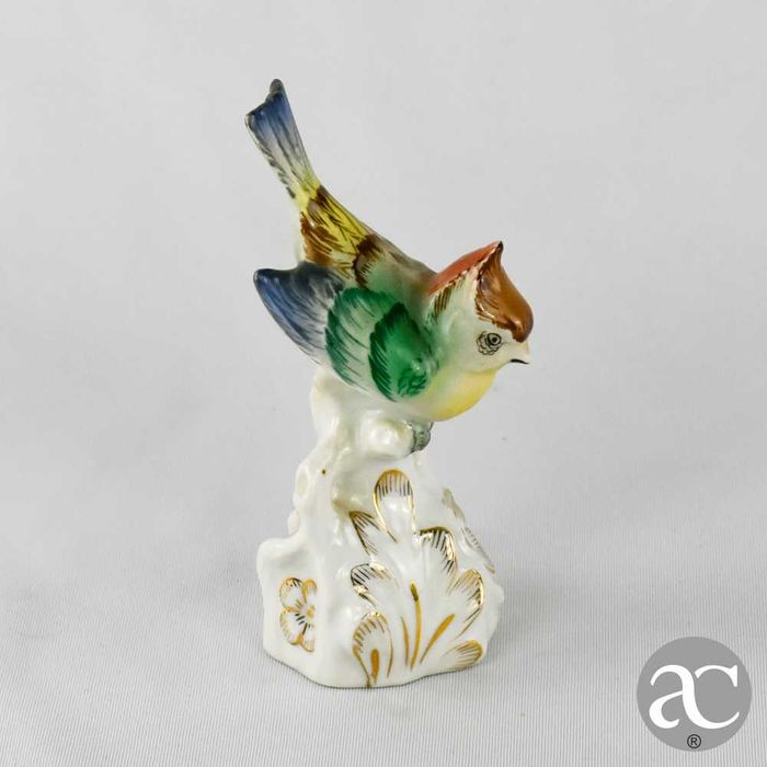 Figura de pássaro em porcelana europeia