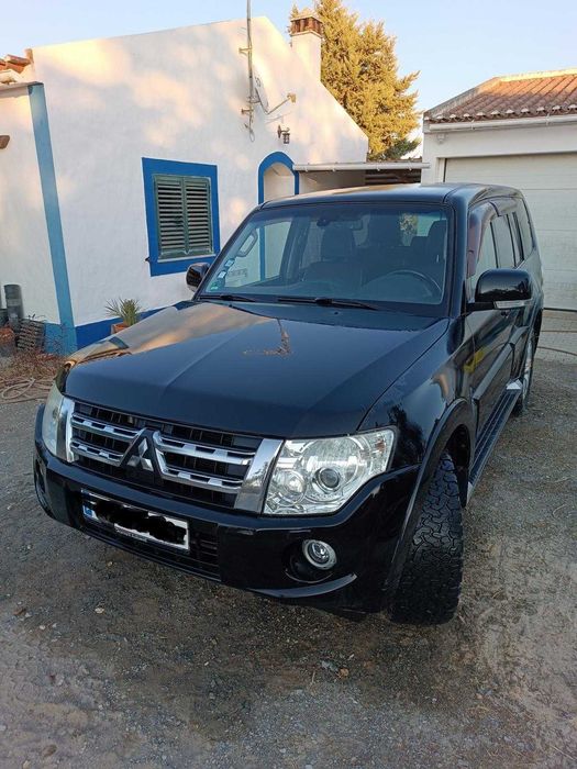 MITSUBISHI Pajero V80 - 200 cv ***oportunidade rara***