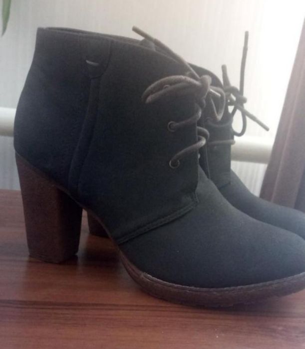 Продам ботинки новые