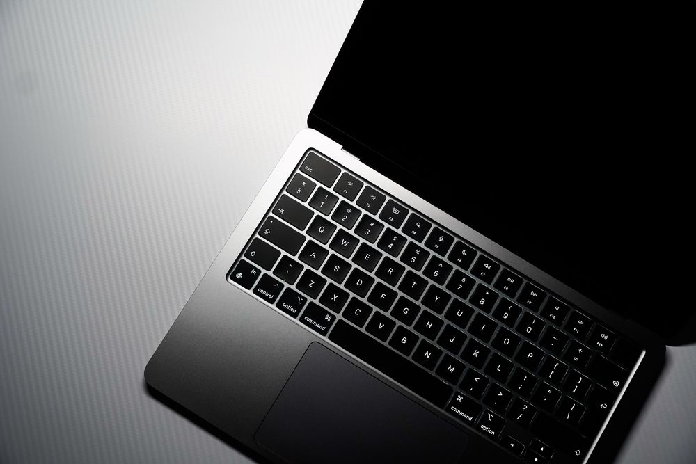 Idealny Apple Macbook M3 Air 16GB/256GB - Stan idealny // jak nowy + akcesoria