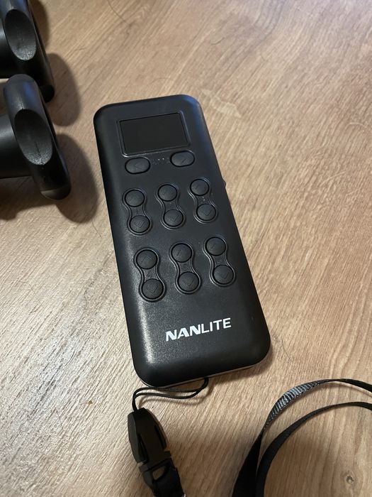 Nanlite Suporte Eletrico p/ 3 fundos c/ Controlo Remoto