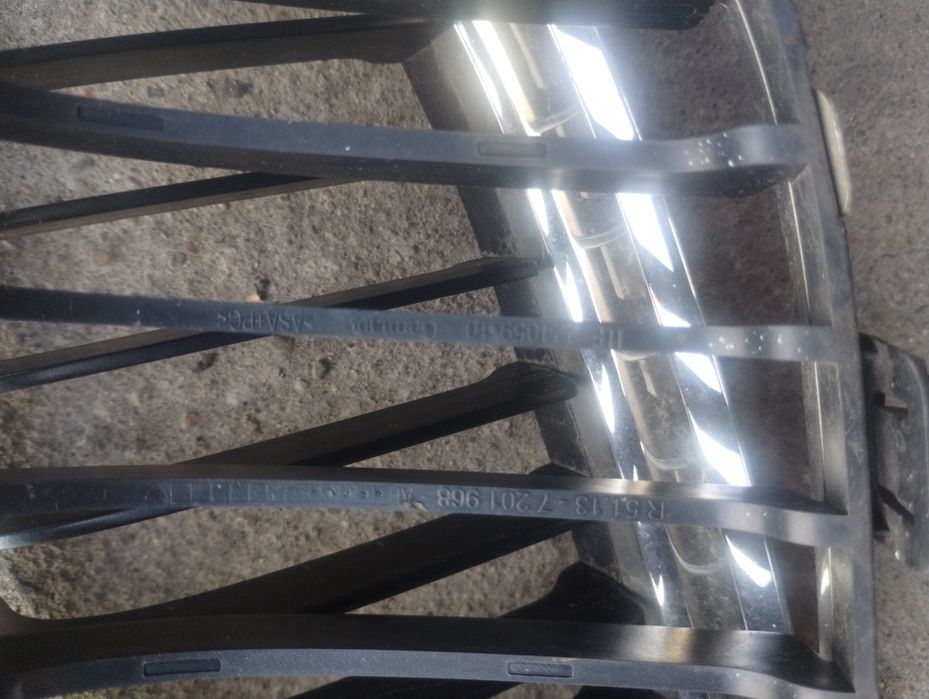 BMW E90 E91 atrapa grill nerki lift oryginał