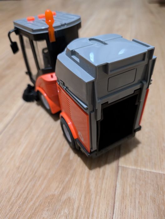 Машинки інерційні