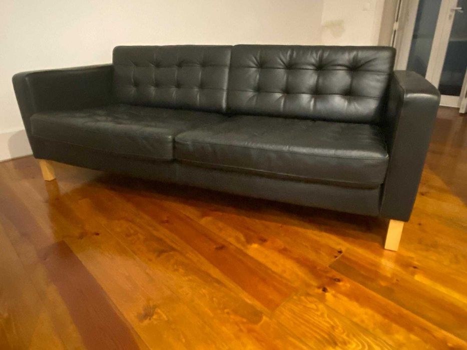 Sofá pele cartone preto IKea