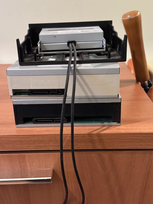 Placa pc STRIX B250 F,Memorias 32 G e outros compostos