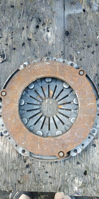 Корзина та диск зчеплення мазда 262