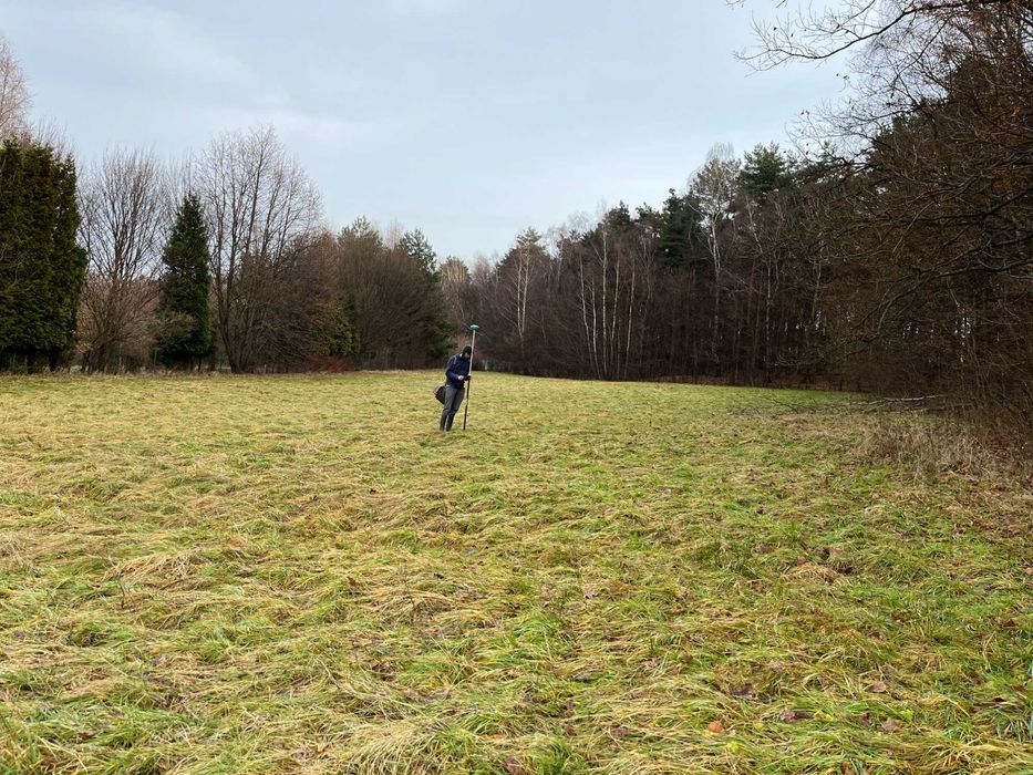 Działka 57 arów w spokojniej okolicy w Regulicach blisko Grojca
