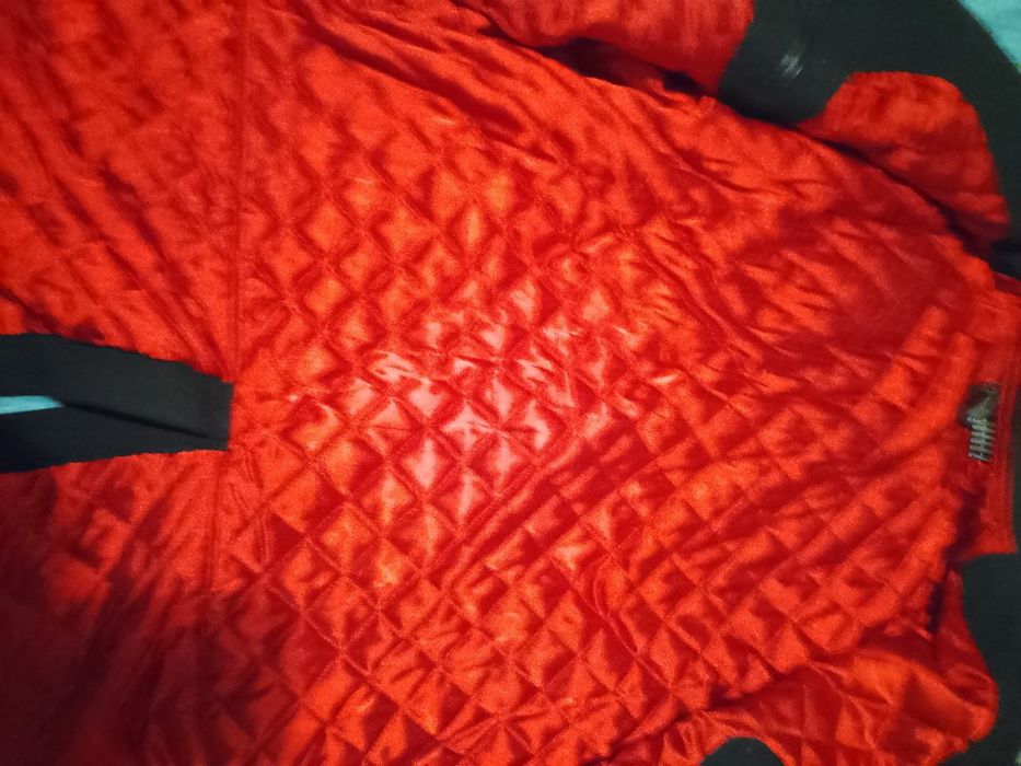 Продам курточку новую