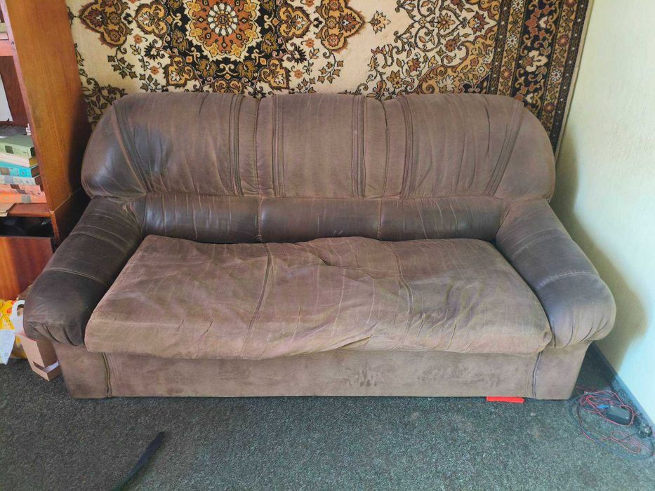 Продам диван і 2 кресла.