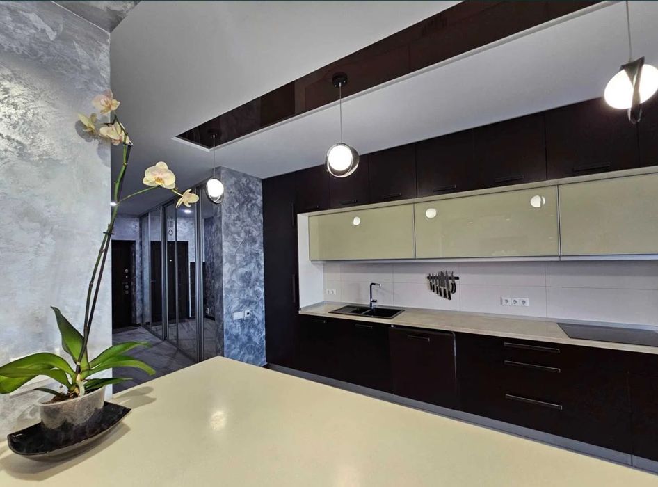 Продаж 3к.квартири з якісним, дорогим ремонтом! Київ.