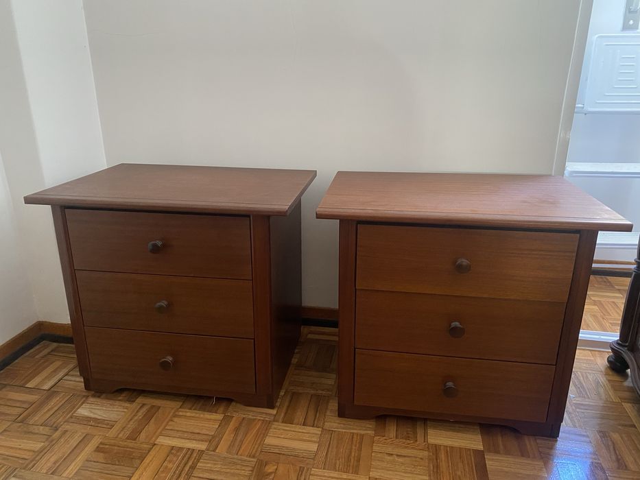 Conjunto cómoda e mesas de cabeceira