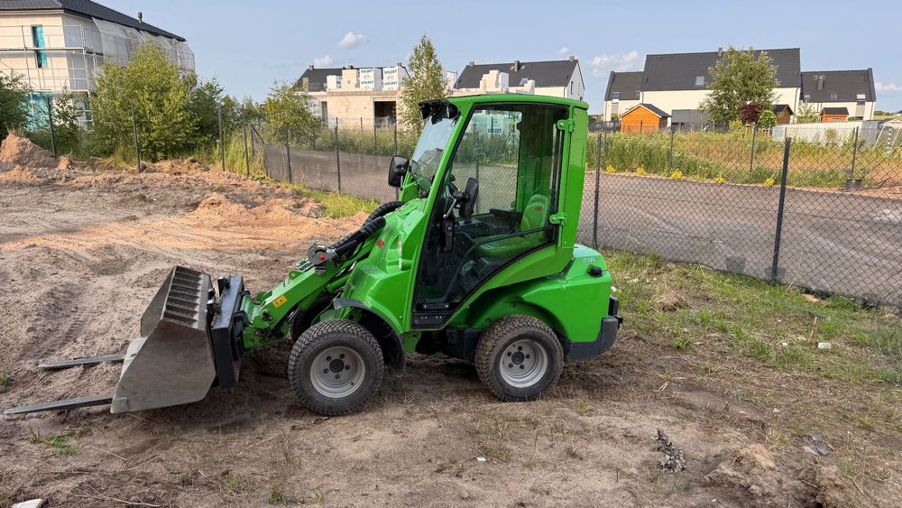 Miniładowarka Avant minikoparka najem wynajem 24h/7