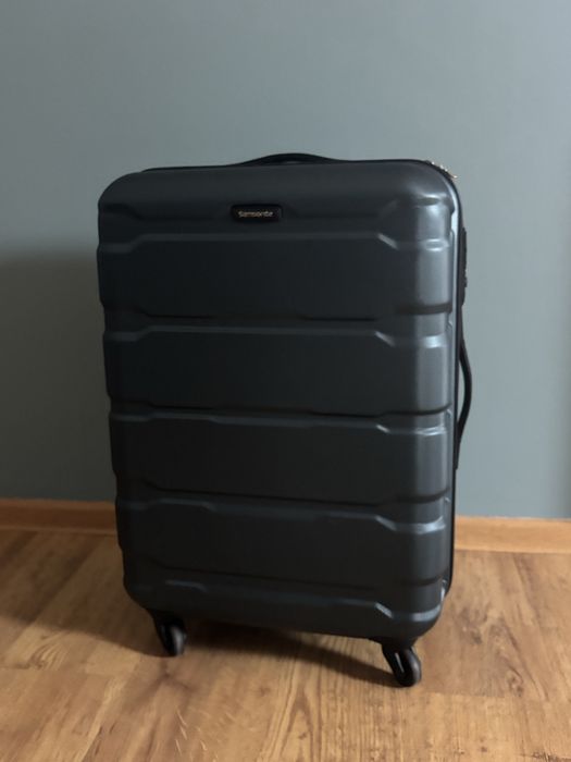 Walizka Samsonite Omi PC 24