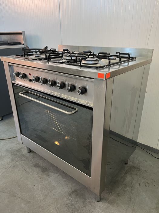 Професійна газова плита Indesit