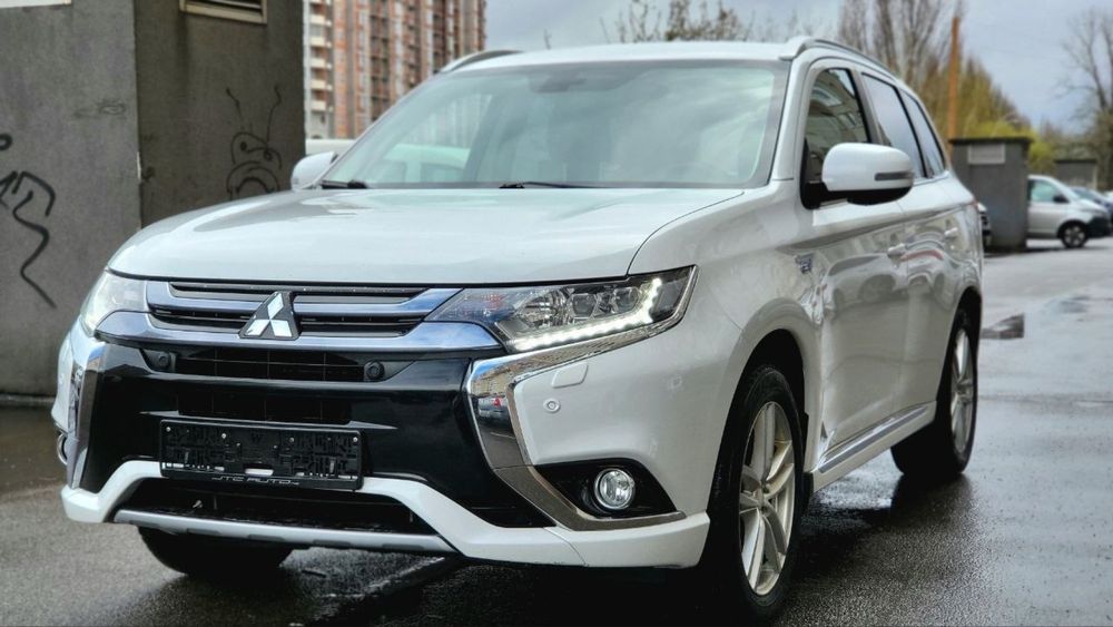 Mitsubishi Outlander PHEV 2.0 4WD 2016p