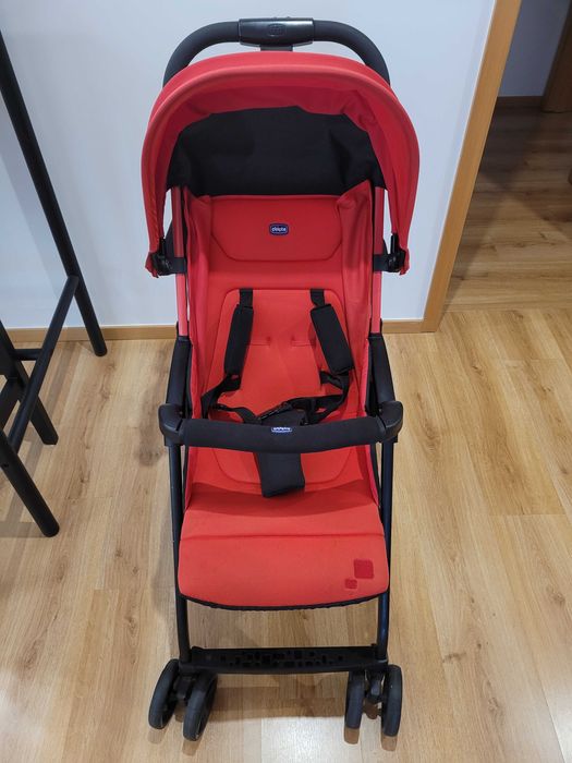 Oportunidade! Carrinho de passeio Bebé Chicco Ohlala com capa chuva