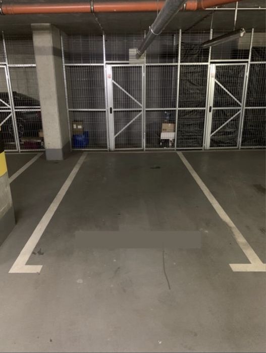 Miejsce parkingowe z komórką -  Kasprzaka 31A (Bliska Wola)