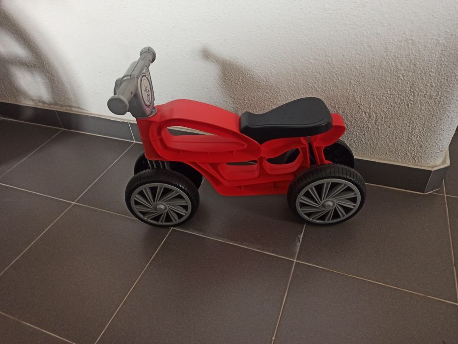 Bicicleta/mota para crianças