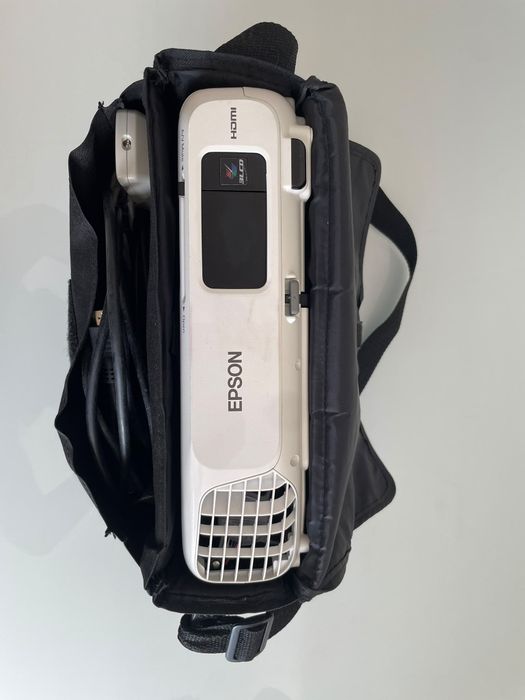 Projetor Epson EB-X18 XGA 3000 Lumens – Usado e em Excelente Estado