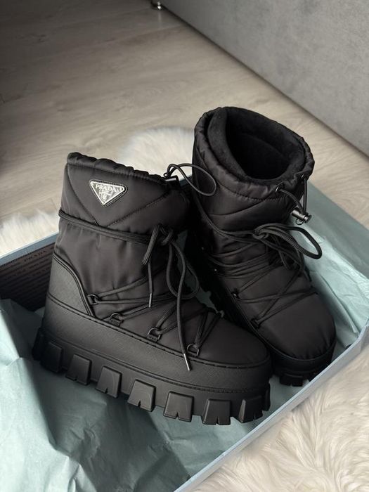 Moon Boots Prada
