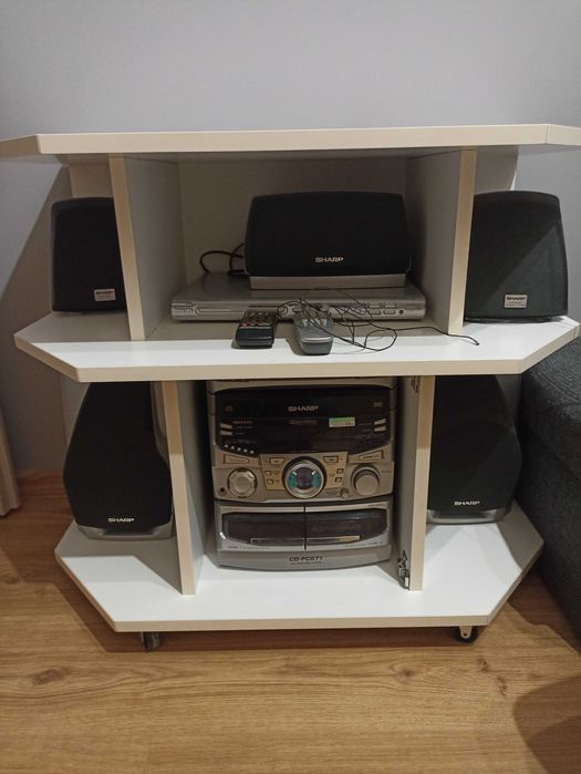 Na sprzedaż wieża sharp  kino domowe  wraz z stolikiem