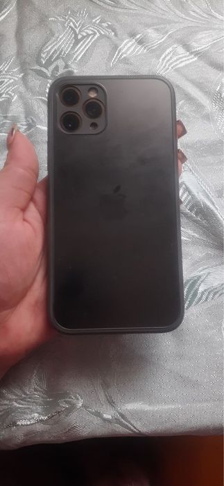 Продам айфон 11 про