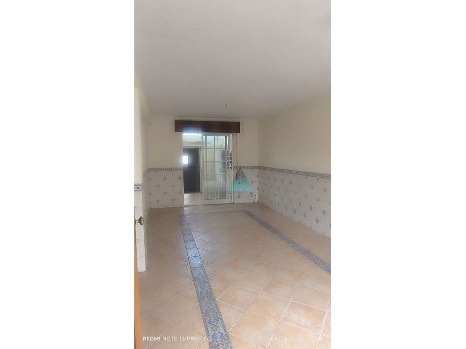 Moradia T3 com Garagem, Terraço e Logradouro em S. Simão, Azeitão