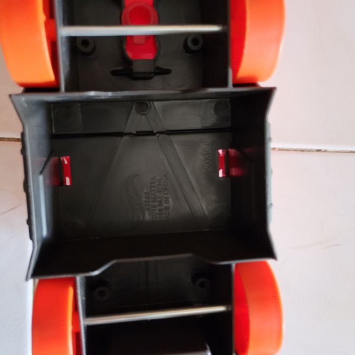 Camião Mega Hauler Hot Wheels