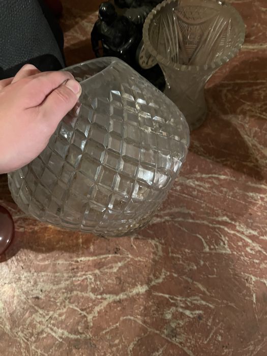 Stloty i krysztal oraz walizki