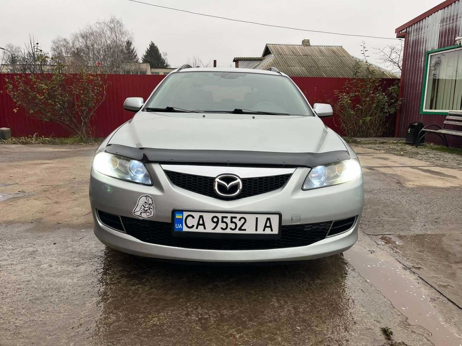 Автомобіль Мазда 6
