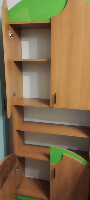 Меблі в дитячу, стіл, полиця, шафка, недорого