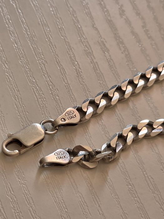 Srebrny łańcuszek męski.