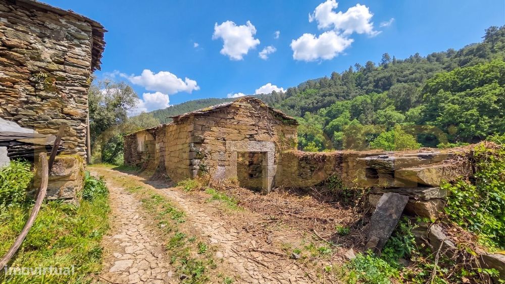 Ruína em Vilar de Ferreiros