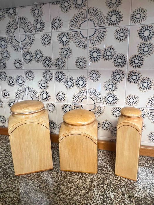Conjunto de cozinha em cerâmica