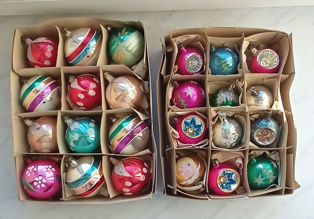 Rezerwacja -Bombki choinkowe PRL-trzy  zestawy- średnica 4 - 6 cm
