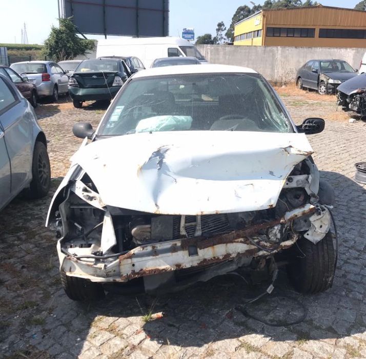 Renault Clio II 1.5 DCi Van 2005 - Para Peças