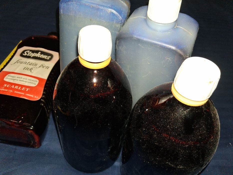 Vendo tinta permanente antigo stock  ,100 euro tudo
