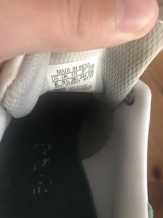 Ténis da marca Adidas