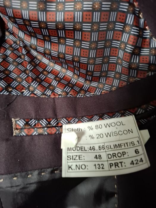 Garnitur męski kolor ciemny bordo