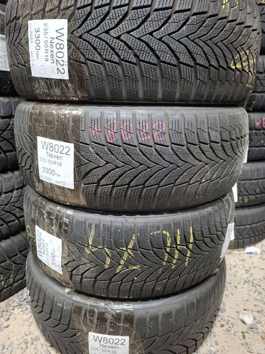 Продам зимові шини 235/50r18
