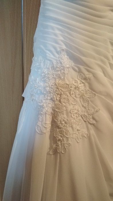 Piękna suknia ślubna