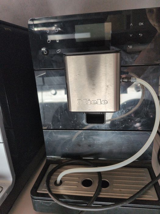 Кавоварка miele cm5300