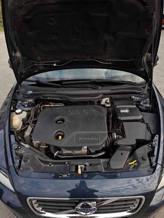 Продам Volvo v50 2012