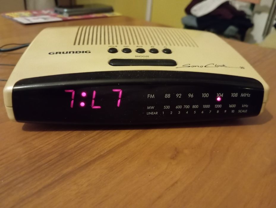 Radio budzik Grundig Sono Clock 20 PRL