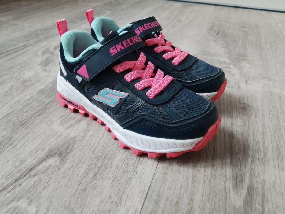Продам детские красовки Skechers