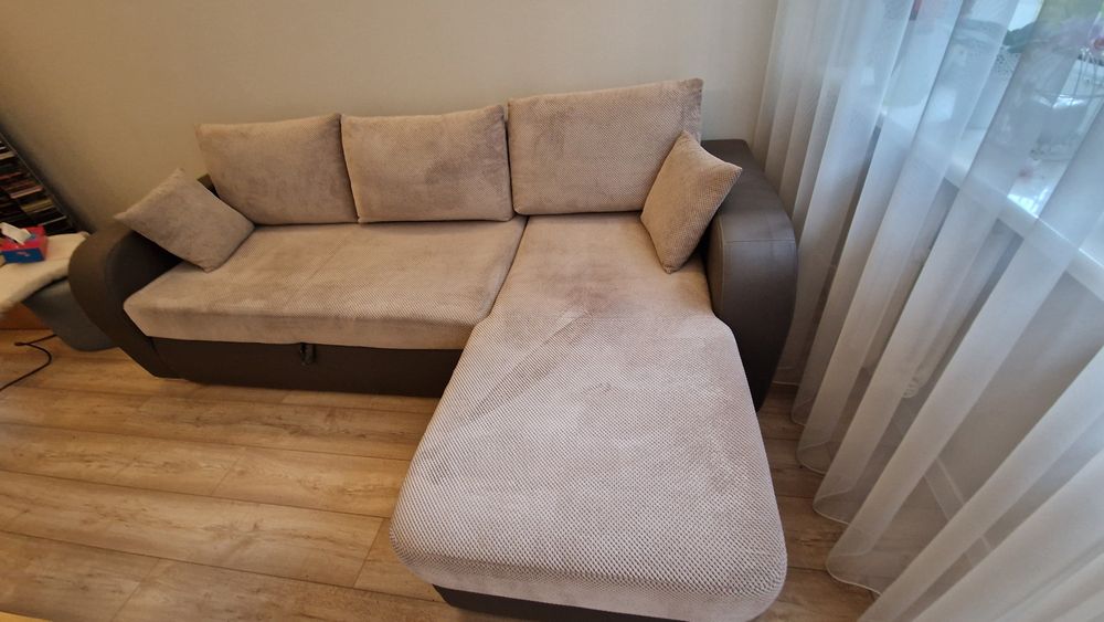 Używany narożnik z elementami do odnowieniaia